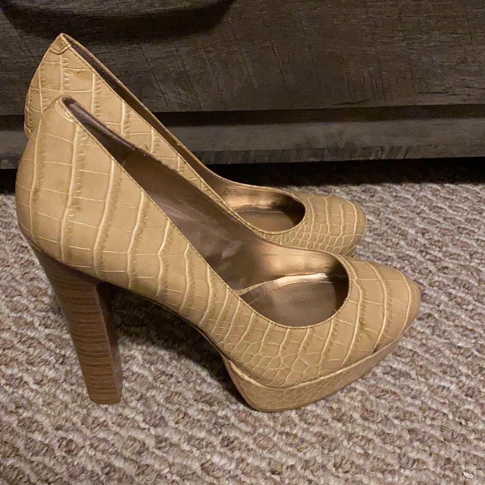 Shoes - Picture 2 of 2